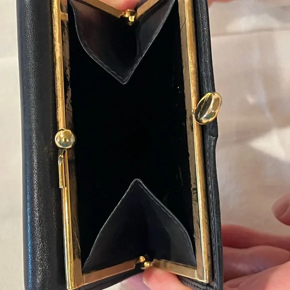 EUC Salvatore Ferragamo Tri-Fold Gancini Clasp Wallet w/ Kisslock